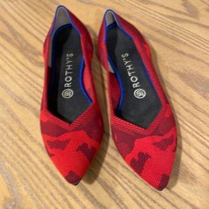 Rothy’s Point Red Camo in 8.5